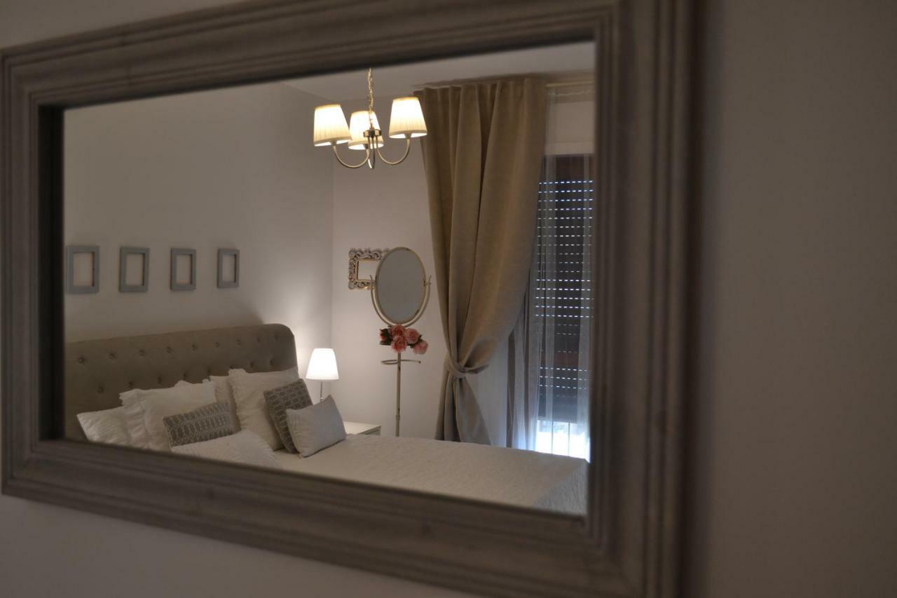Airport & Fair Suite Apartments ฟิวมิชีโน ภายนอก รูปภาพ