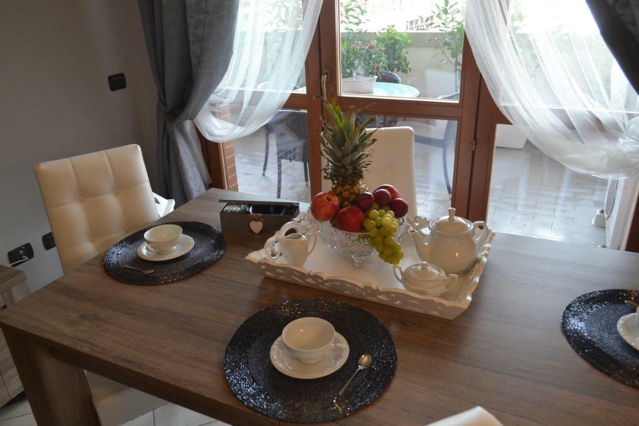 Airport & Fair Suite Apartments ฟิวมิชีโน ภายนอก รูปภาพ
